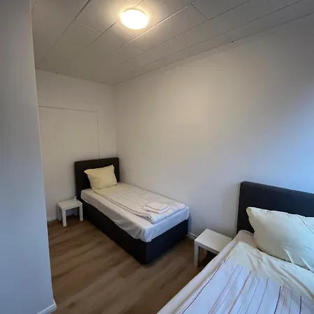 In Ruhiger Lage Mit 2 Baedern