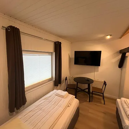 Semesterbostad In Ruhiger Lage Mit 2 Baedern *