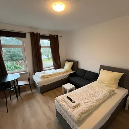 In Ruhiger Lage Mit 2 Baedern Semesterbostad *