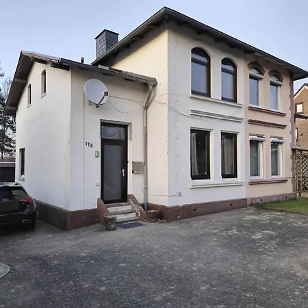 In Ruhiger Lage Mit 2 Baedern *