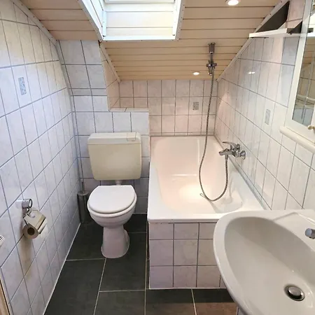 In Ruhiger Lage Mit 2 Baedern نومنستر