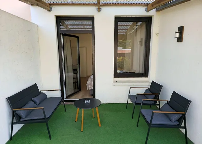 In Ruhiger Lage Mit 2 Baedern